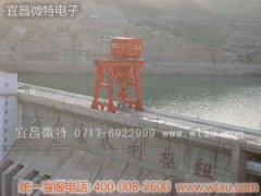 高度儀萬(wàn)家寨壩頂門(mén)機(jī)安裝現(xiàn)場(chǎng)