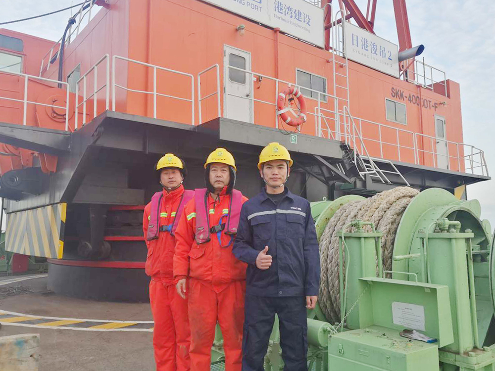 山東港灣集團300T起重船力矩稱重系統順利改造驗收